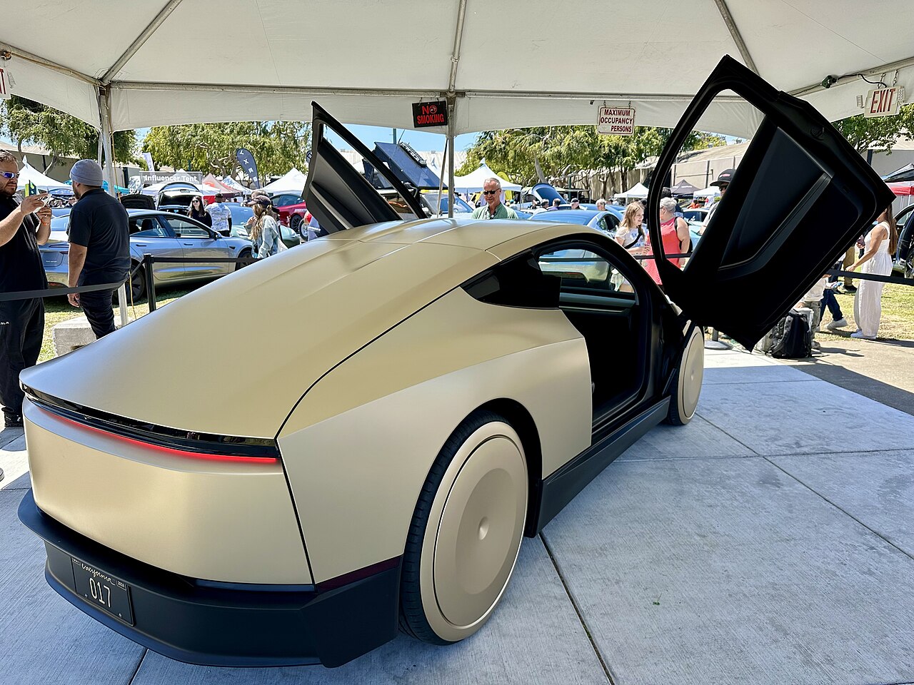 特斯拉无人出租车Cybercab,正在德州奥斯汀、达拉斯与休斯顿提供Robotaxi服务