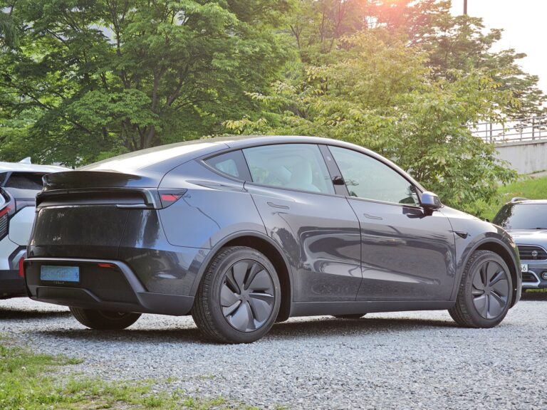 Toronto & Ontario Tesla Buying Guide 2026: $5,000 Rebate, HST & Charging Costs