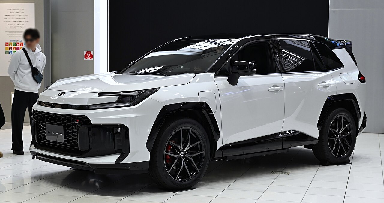 2026款丰田RAV4插电混动版SUV外观