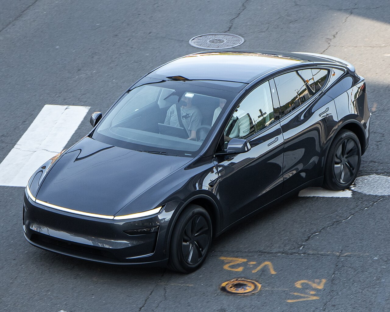 tesla-model-y-juniper-2026-1 2026款特斯拉Model Y焕新版(Juniper)银色车型正面外观