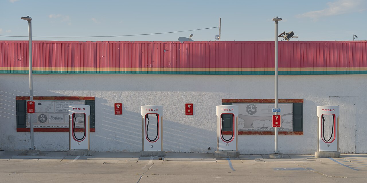 tesla-supercharger-charging-time Tesla Supercharger stalls at a station in Inyokern, California, where a Tesla can fast-charge from 10 to 80 percent in about 15 to 30 minutes