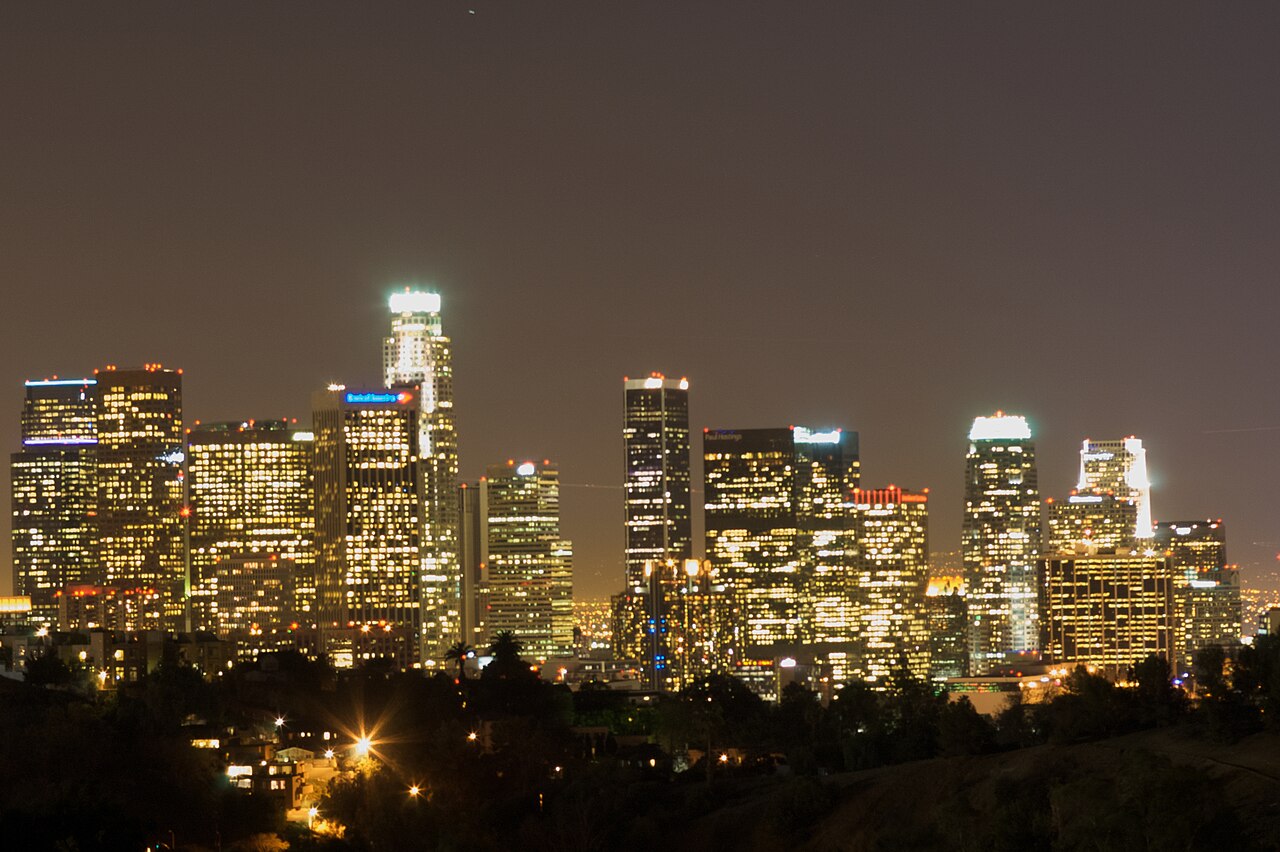 洛杉矶市中心夜景,LADWP供电区的特斯拉车主在家充电选电价方案